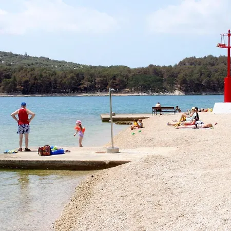 Apartments By The Sea Cres - 7875 * Cres