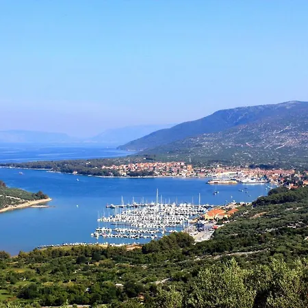 Apartments By The Sea Cres - 7875 Cres