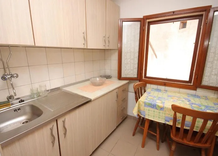 Apartment Apartments By The Sea Cres - 7875