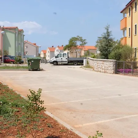 By The Sea - 7875 アパート